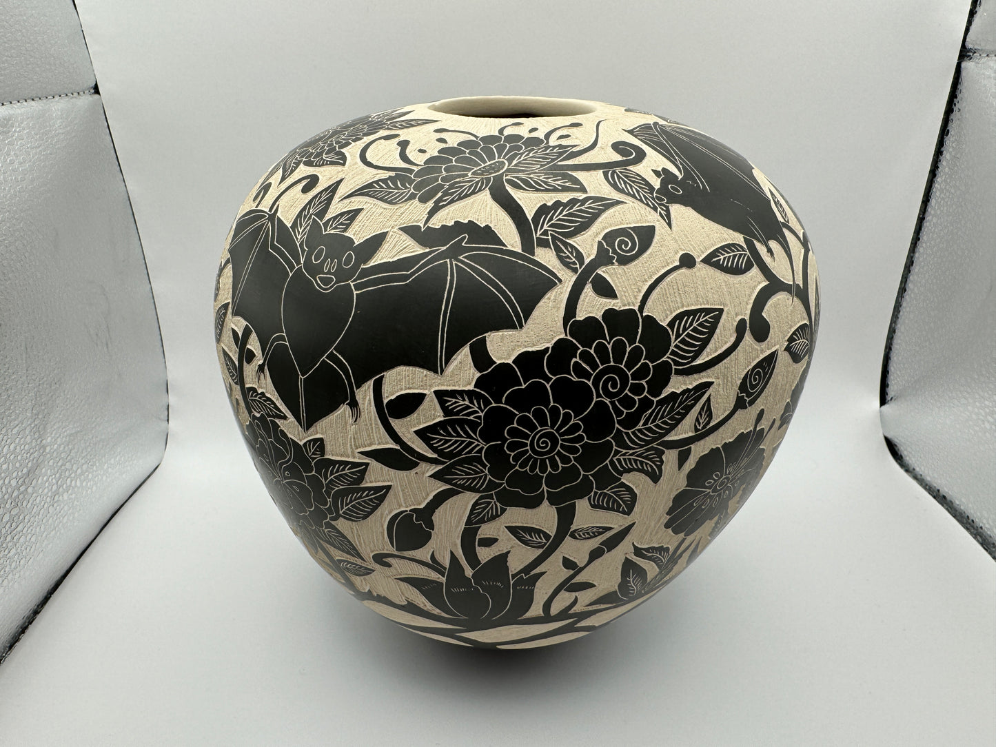 Mata Ortiz Bats And Flowers Hand Coiled And Etched Pottery by Diana Zoya